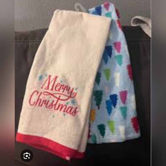 NWT Festive Christmas Kitchen Towel Set - Picture 4 of 4